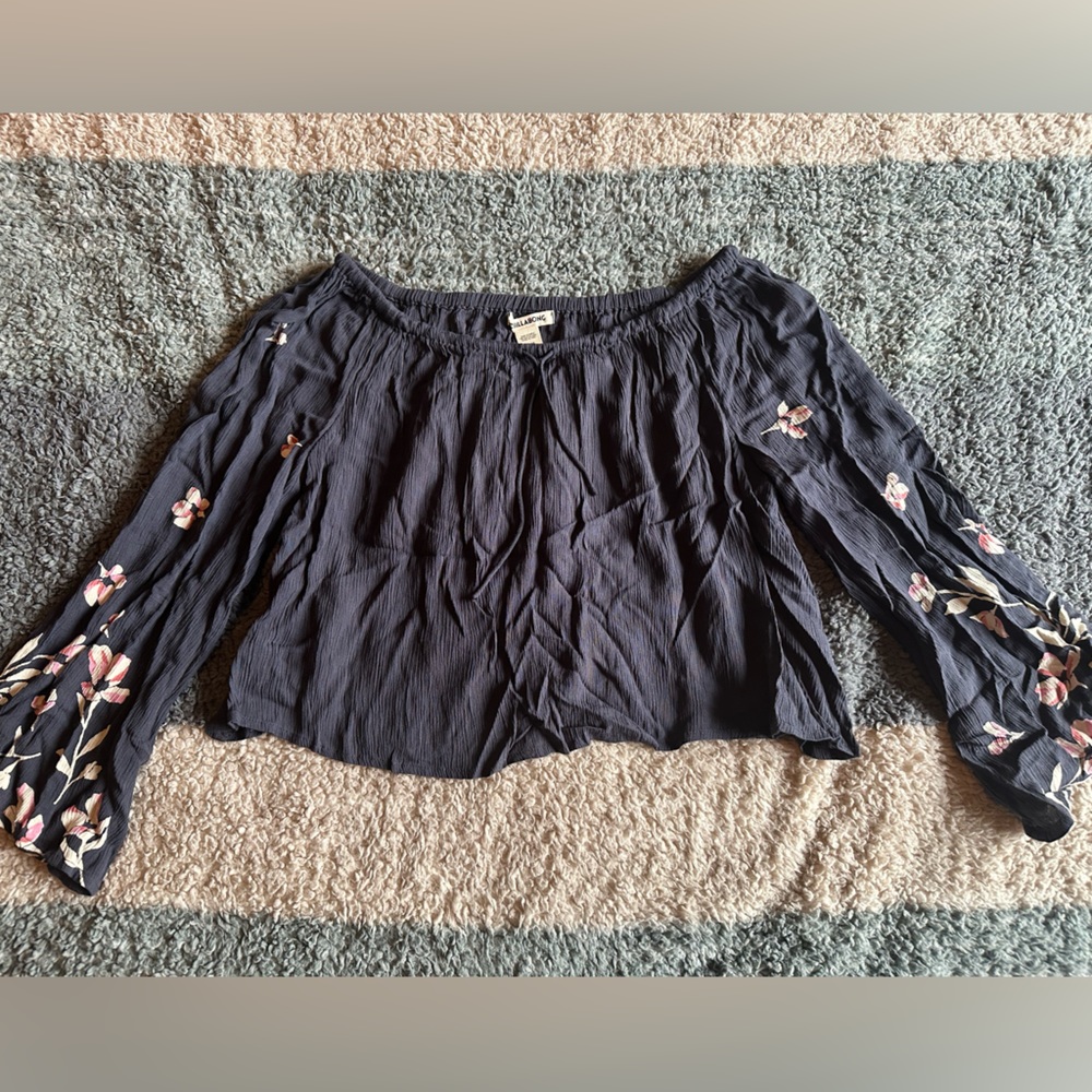 Cropped long sleeve blouse